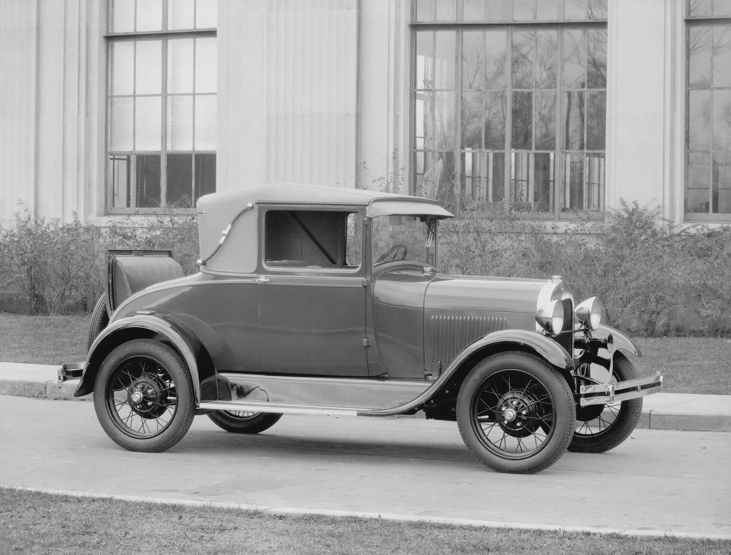 Ford_Model_A_1_generation__Coupe__11.jpg