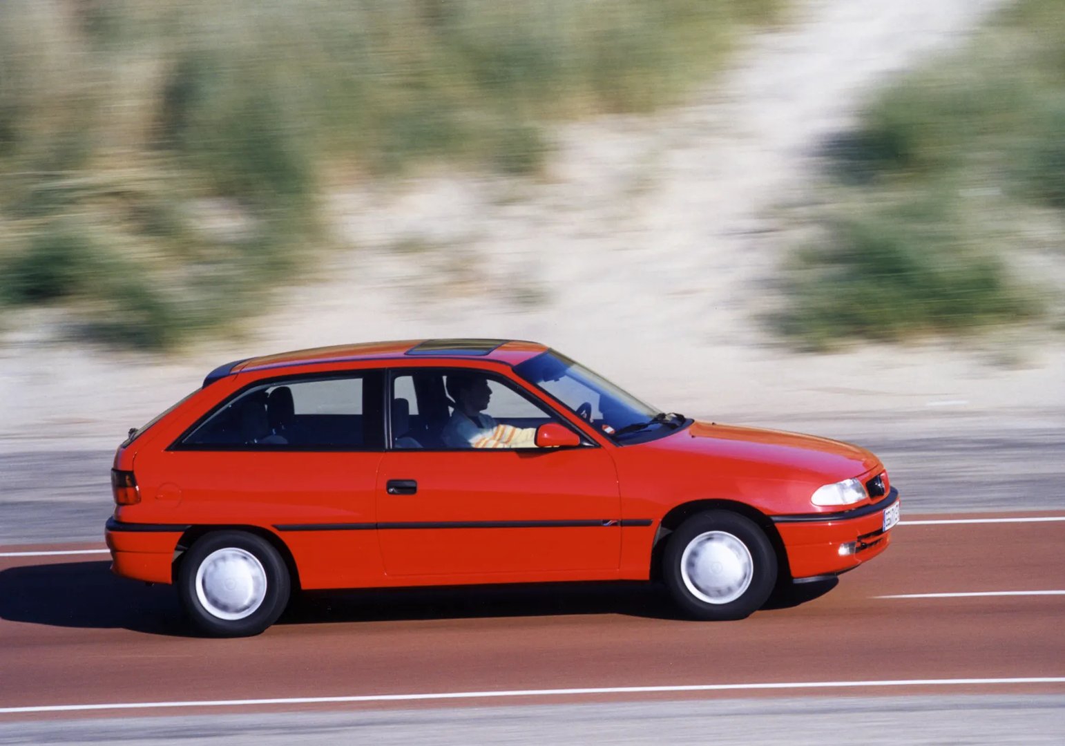 Opel_Astra_1_generation_restyling_1__Hatchback_3-door__2.jpg