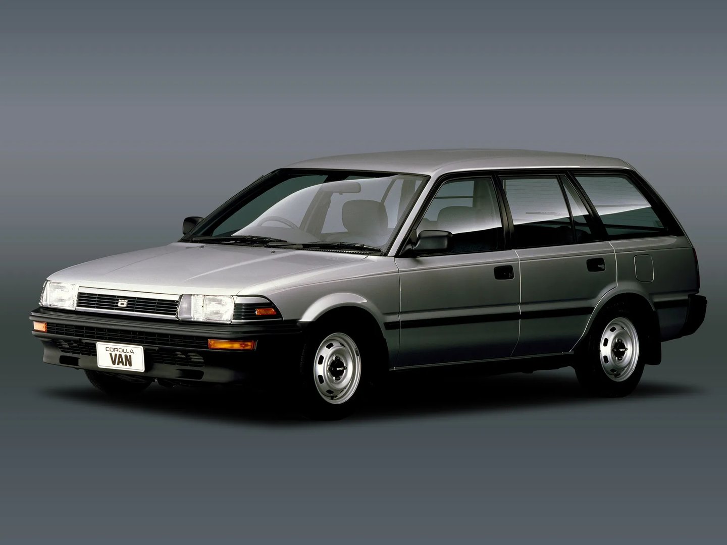 Toyota_Corolla_6_generation__Estate_5-door__3.jpg