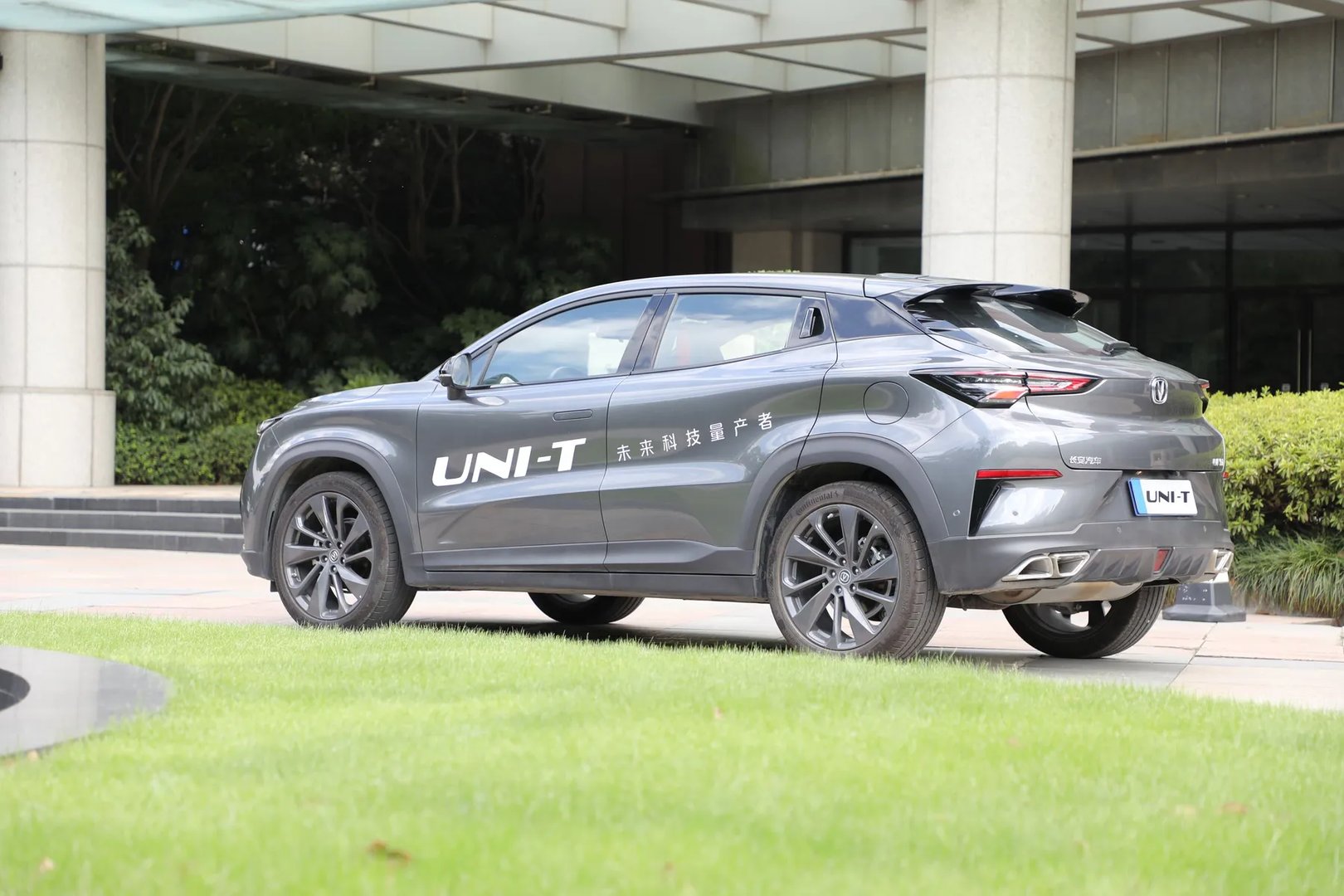 Changan_Uni-T_1_generation__SUV_5-doors__10.jpg