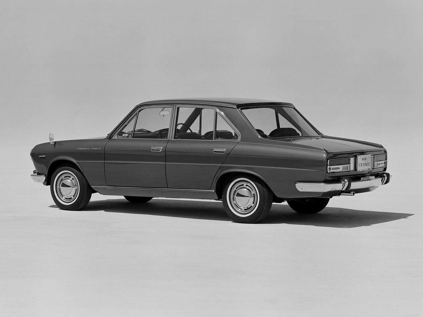 Nissan_Cedric_2_generation__Sedan__3.jpg