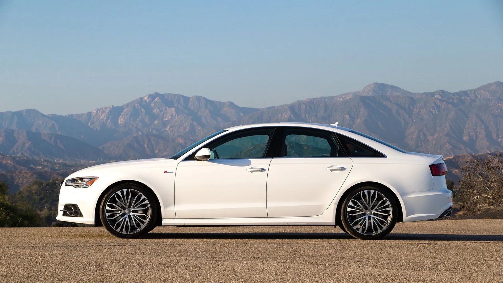 Audi_A6_4_generation_restyling__Sedan__7.jpg