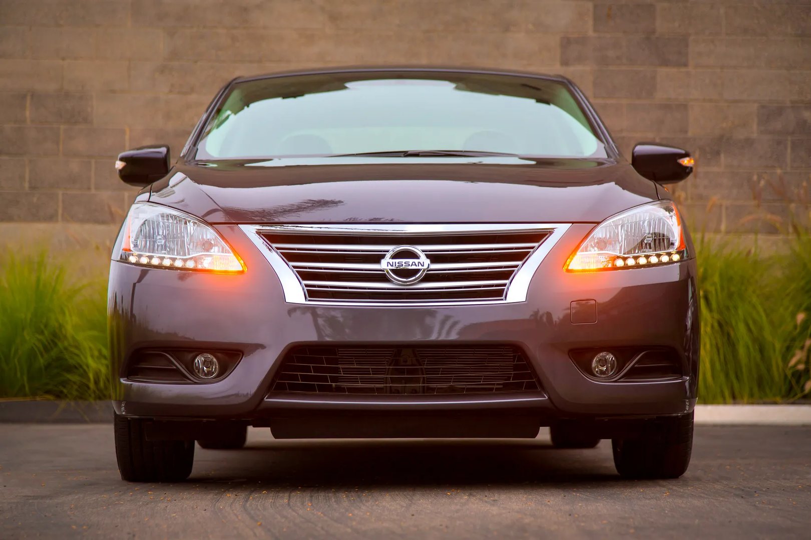 Nissan_Sentra_7_generation__Sedan__5.jpg