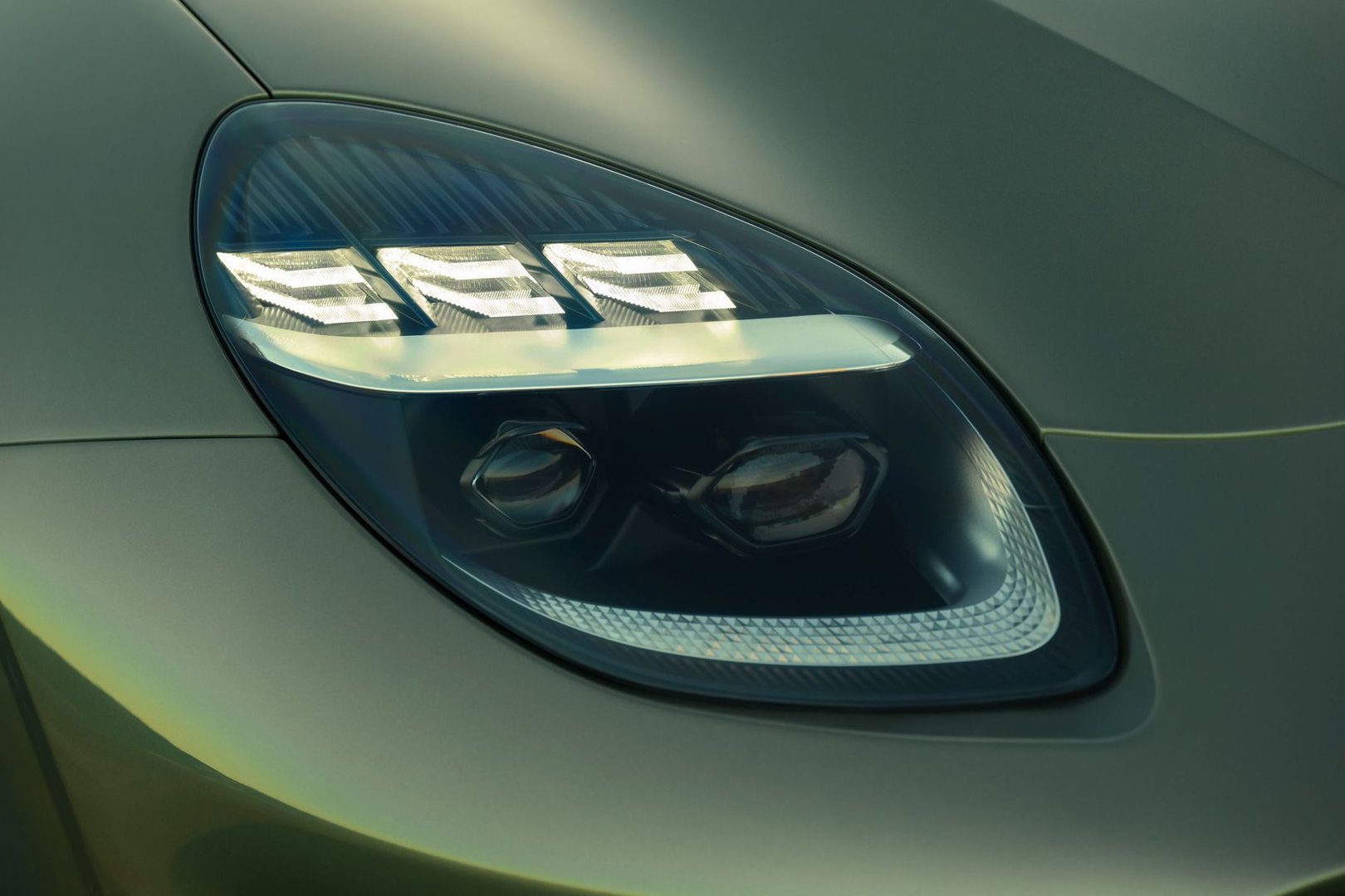 aston-martin_Vanquish_3_generation__Cabrio__10.jpg