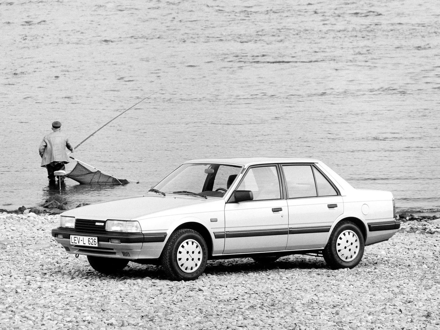 Mazda_626_2_generation__Sedan__5.jpg