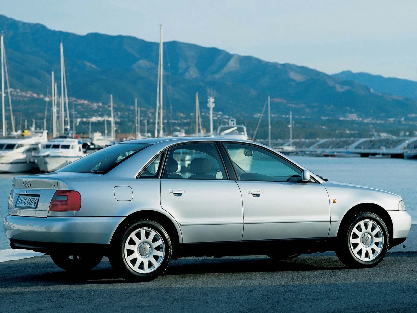 Audi_A4_1_generation_restyling__Sedan__7.jpg