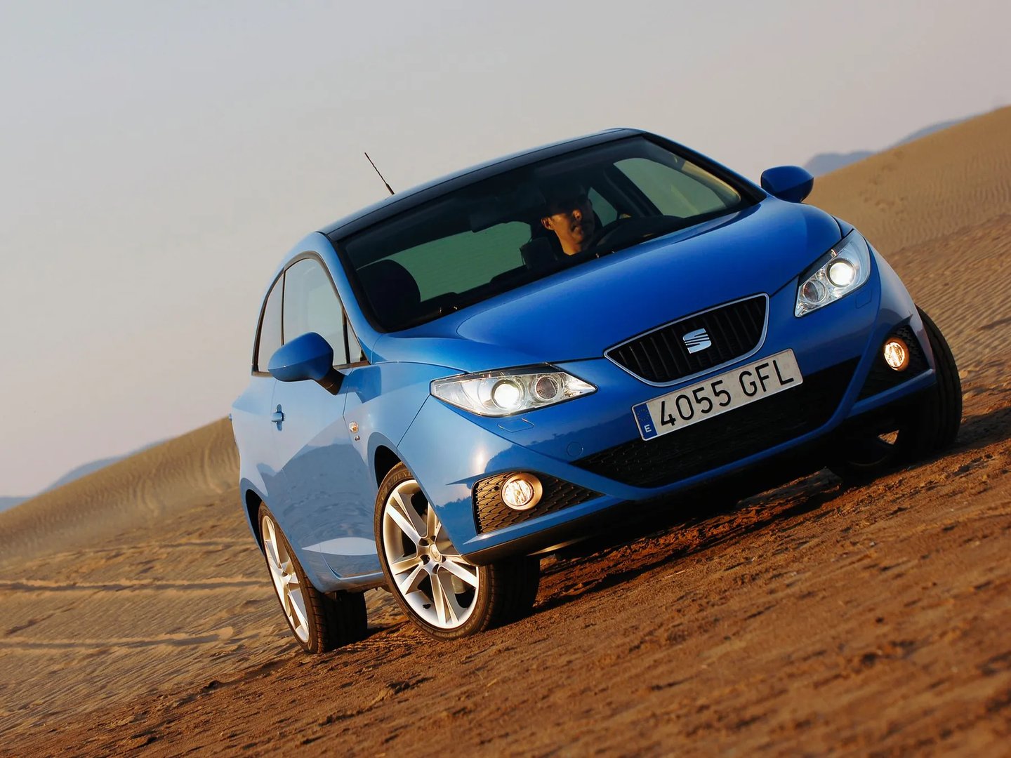 SEAT_Ibiza_4_generation__Mini_3-doors__8.jpg