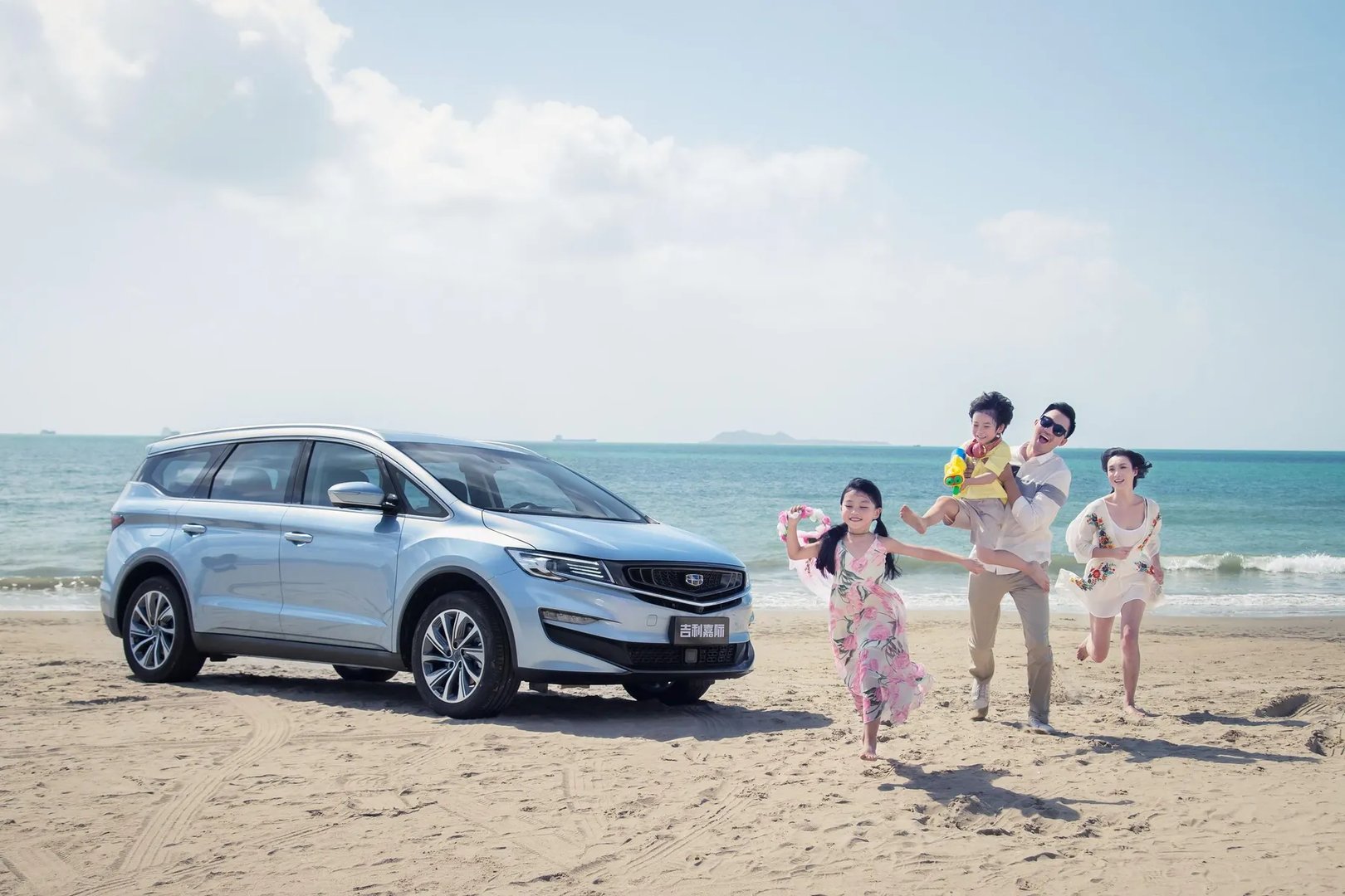 Geely_Jiaji_1_generation__Minivan__2.jpg