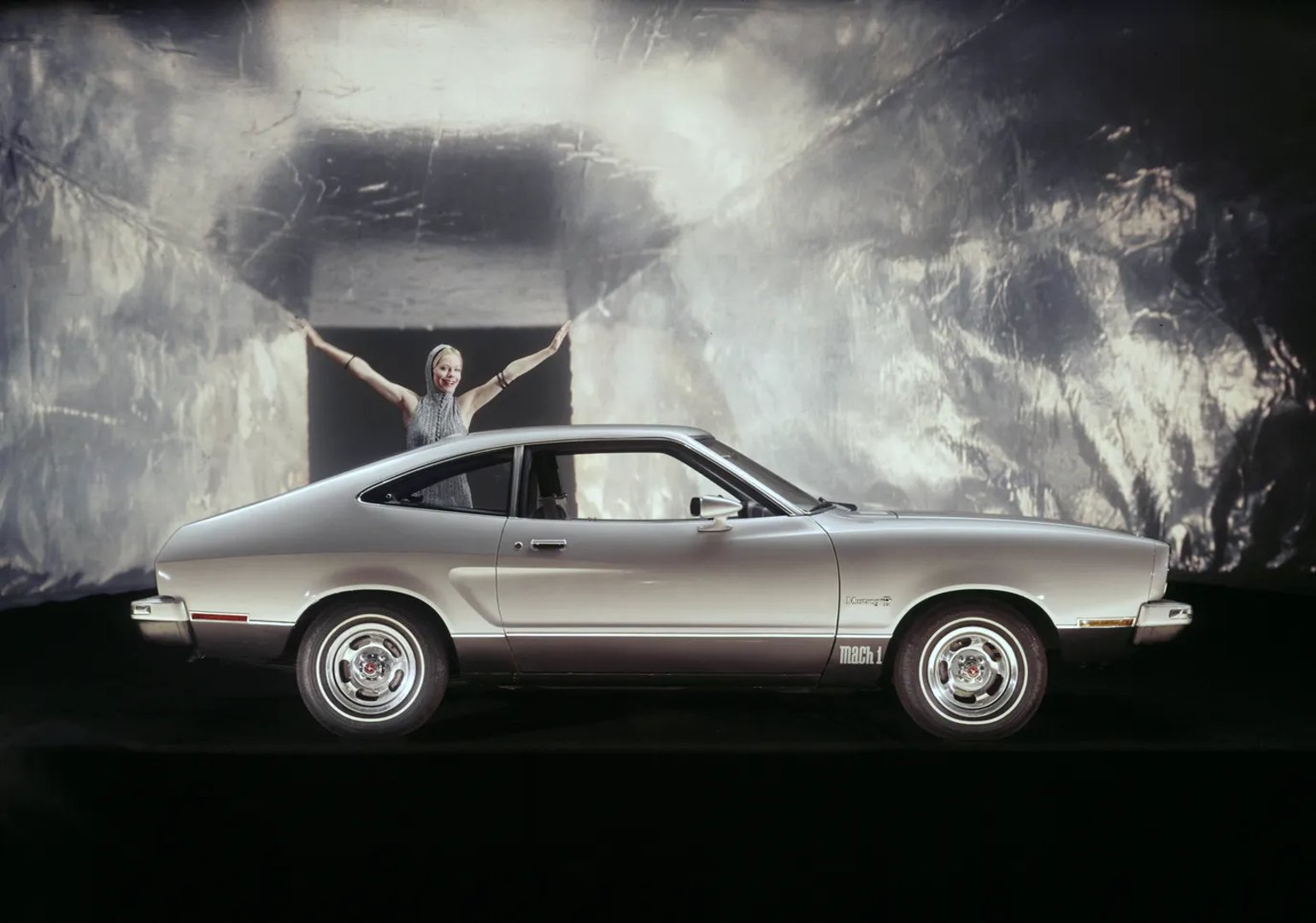 Ford_Mustang_2_generation__Hatchback_3-door__5.jpg