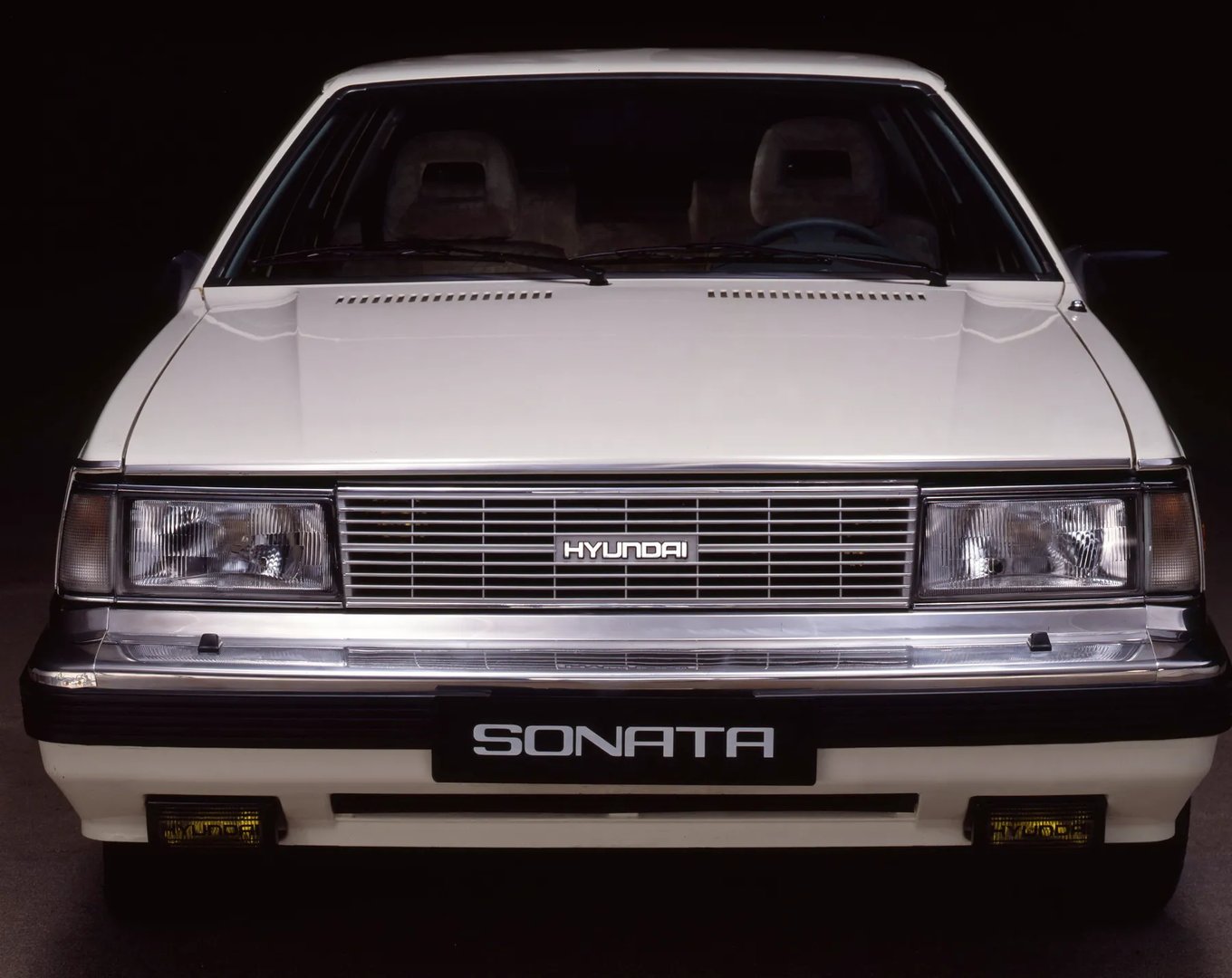 Hyundai_Sonata_1_generation__Sedan__4.jpg