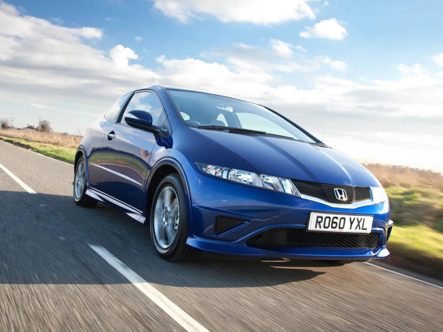 Honda_Civic_8_generation_restyling__Hatchback_3-door__4.jpg