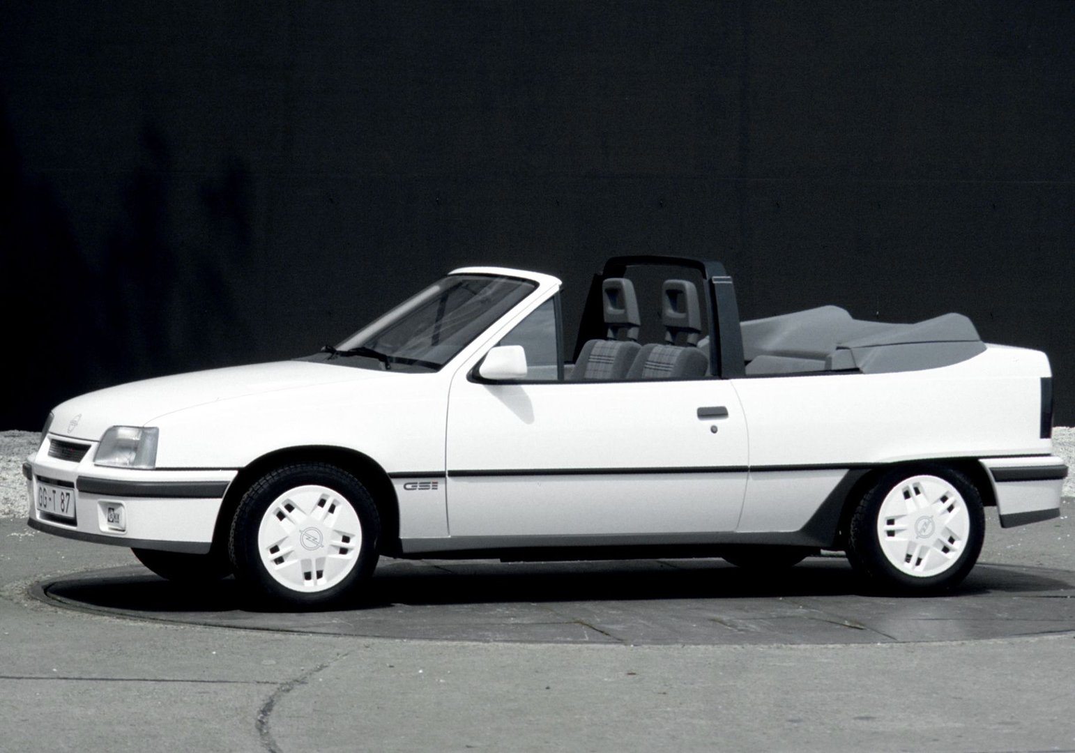vauxhall_Astra_2_generation__Cabrio__7.jpg