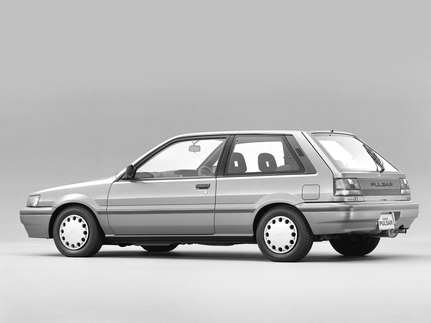 Nissan_Pulsar_3_generation__Mini_3-doors__6.jpg
