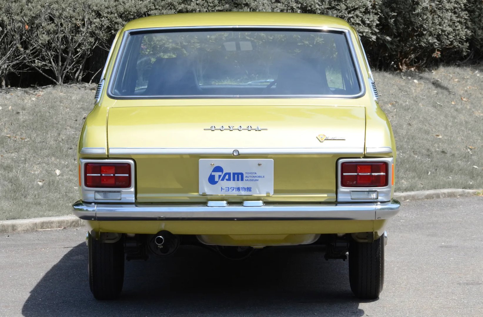 Toyota_Corolla_2_generation__Sedan__4.jpg
