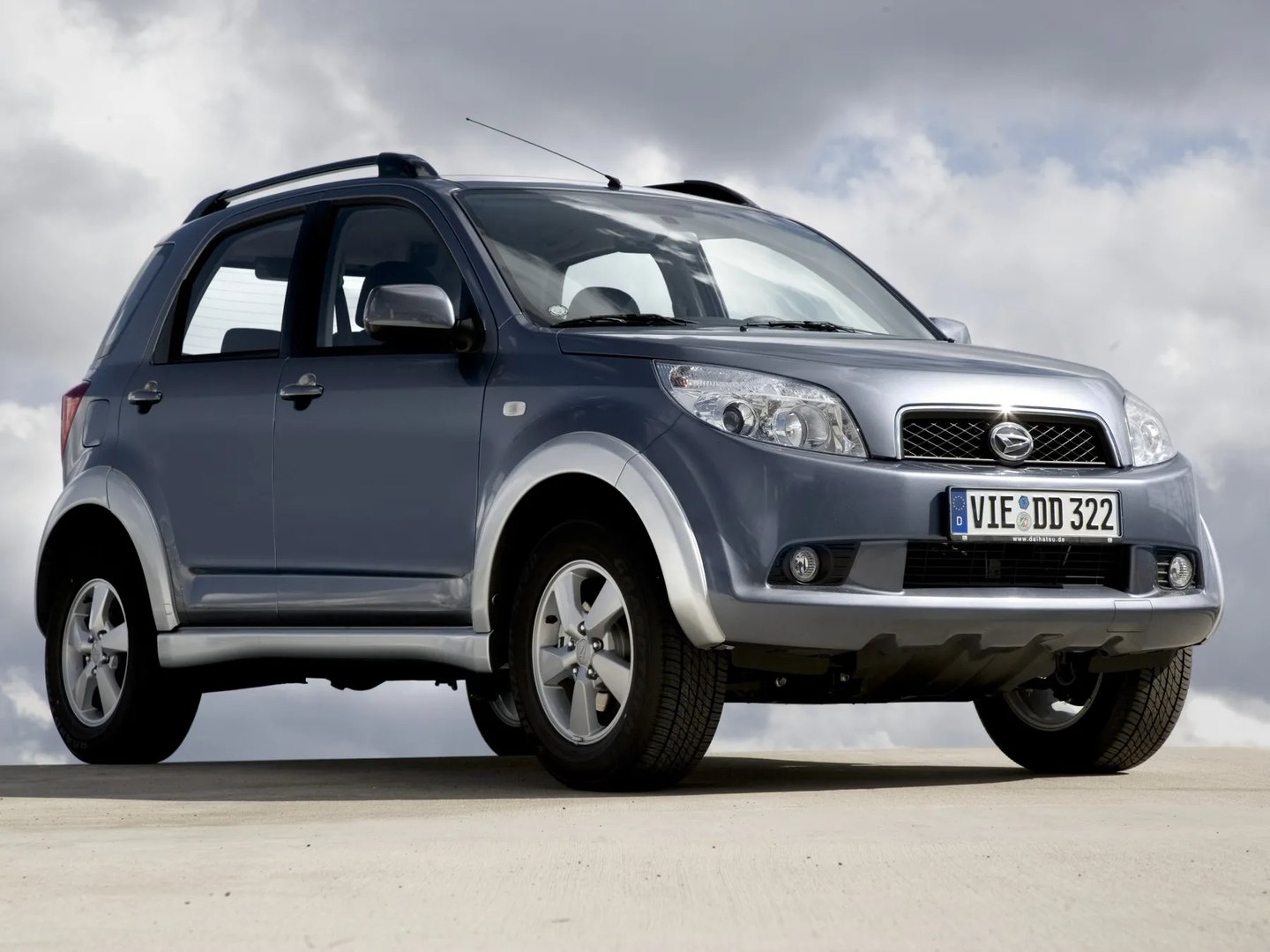 Daihatsu_Terios_2_generation__SUV_5-doors__5.jpg