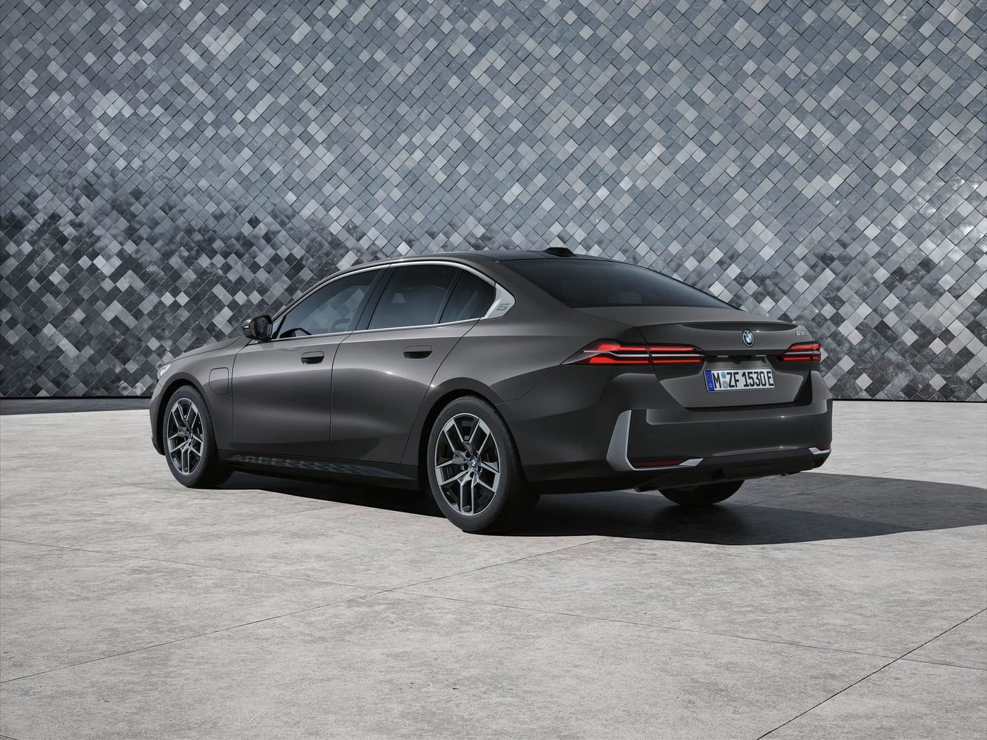 BMW_5_series_8_generation__Sedan__1.jpg