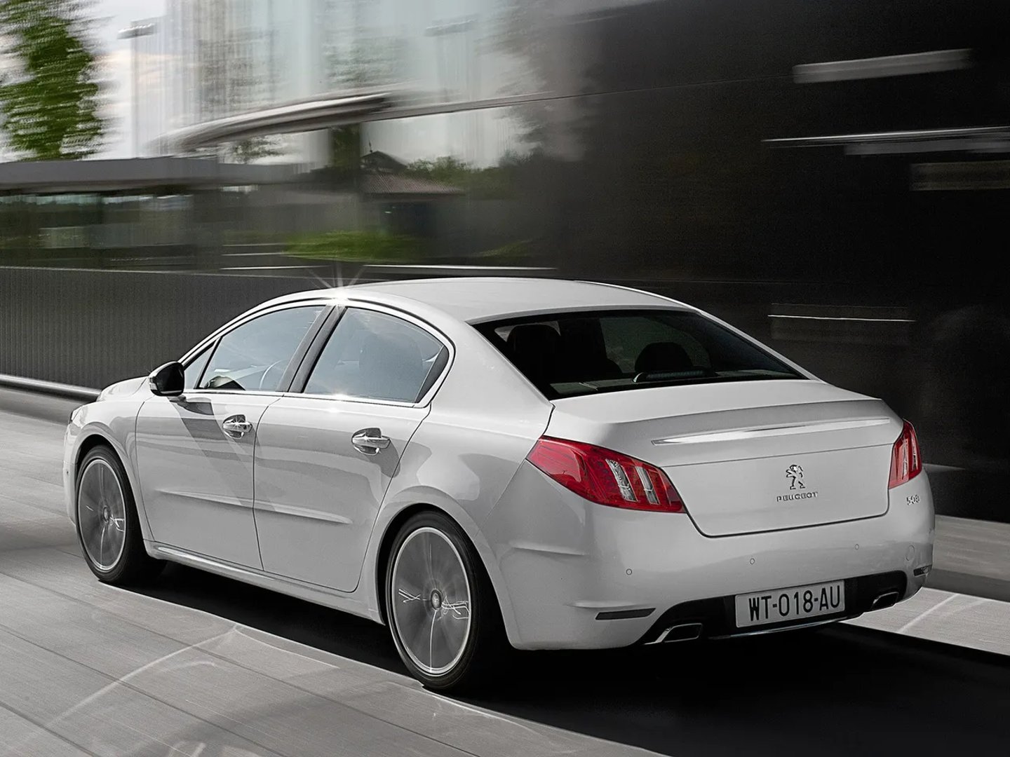 Peugeot_508_1_generation__Sedan__12.jpg