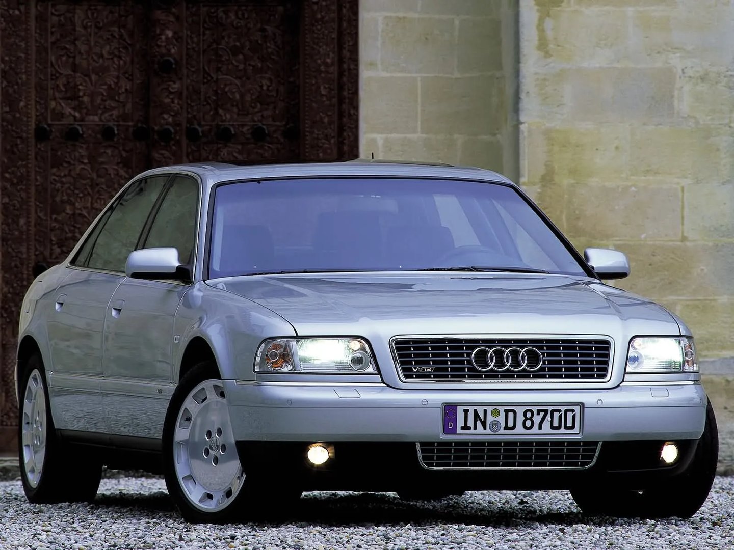 Audi_A8_1_generation_restyling__Sedan_Long__4.jpg