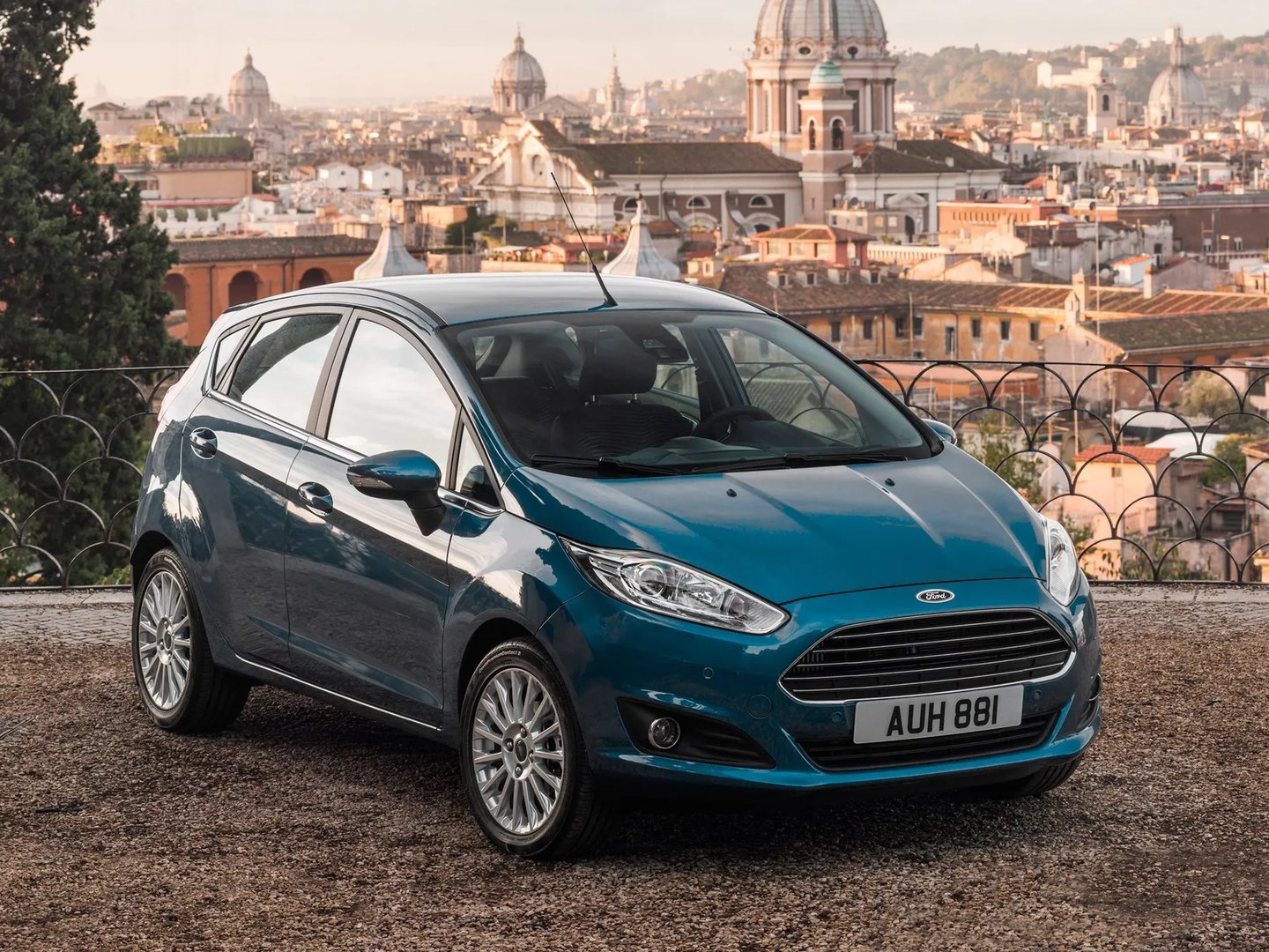 Ford Fiesta 6 generation, restyling  Mini 5-doors