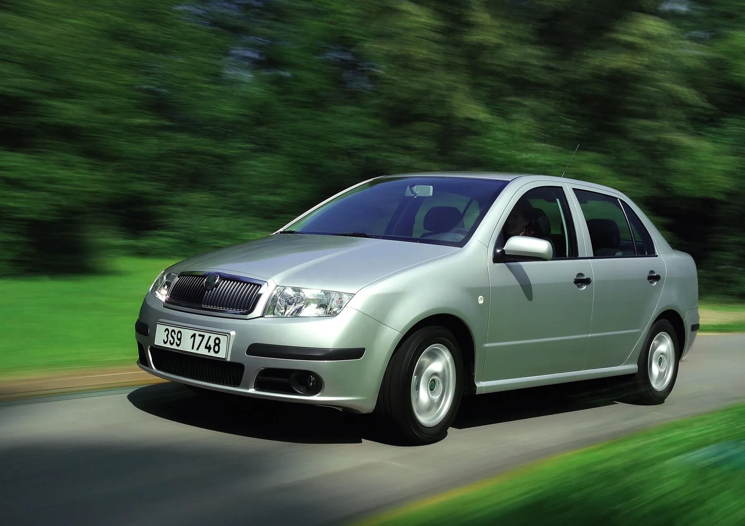 Skoda_Fabia_1_generation_restyling__Sedan__2.jpg
