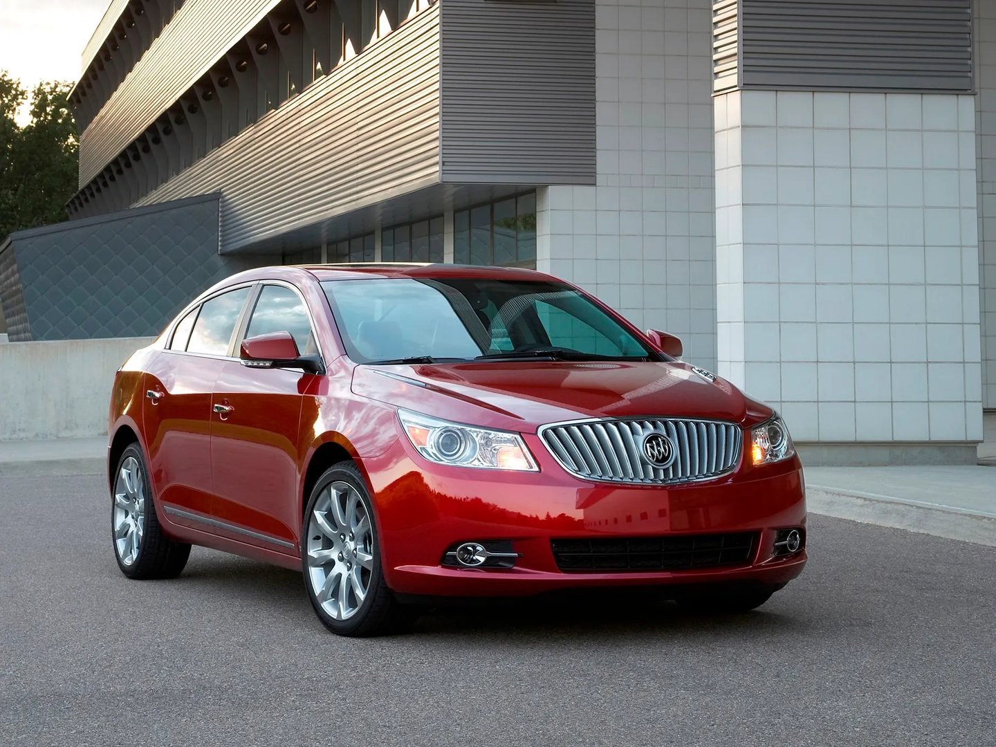 Buick_LaCrosse_2_generation__Sedan__8.jpg