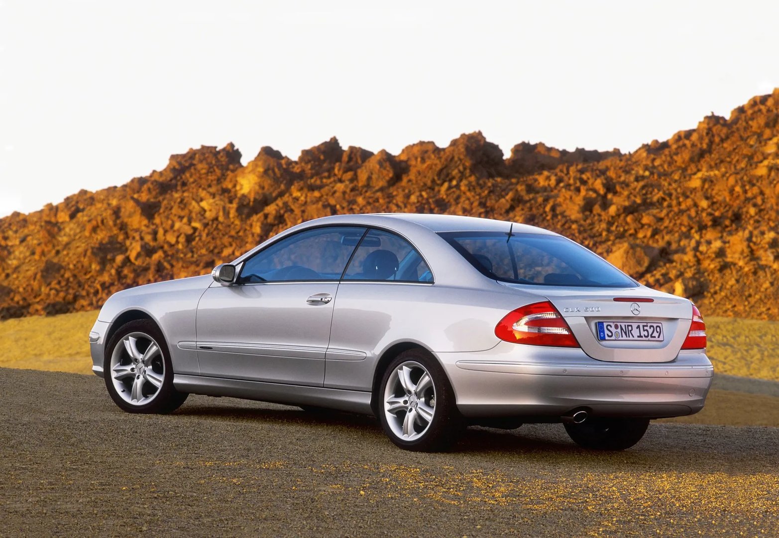 Mercedes_CLK-Class_2_generation__Coupe_Hardtop__6.jpg