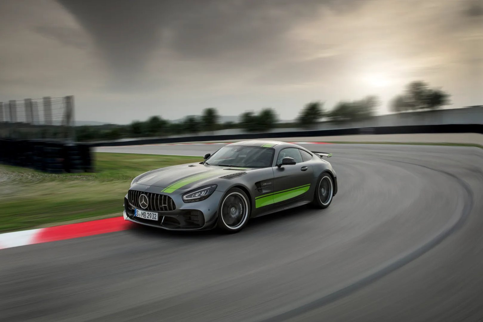 Mercedes_AMG_GT_1_generation_restyling__Coupe__2.jpg