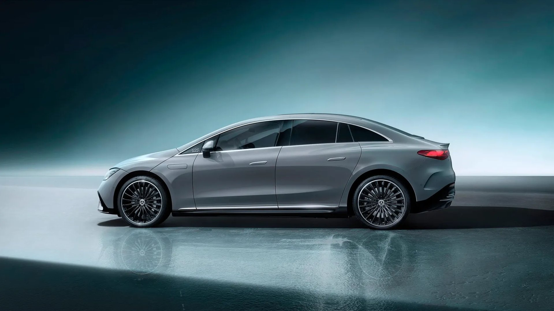 Mercedes_EQE_1_generation__Sedan__3.jpg