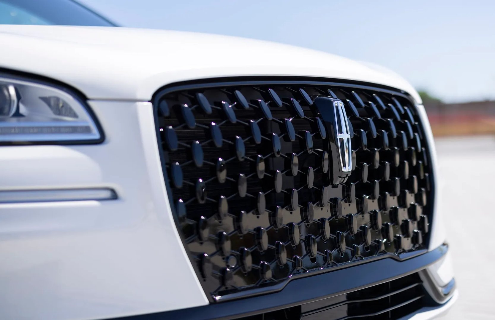 Lincoln_Corsair_1_generation_restyling_1__SUV_5-doors__12.jpg
