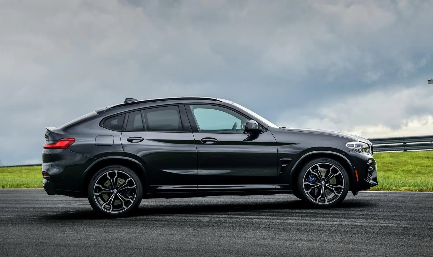 BMW_X4_M_1_generation__SUV_5-doors__1.jpg