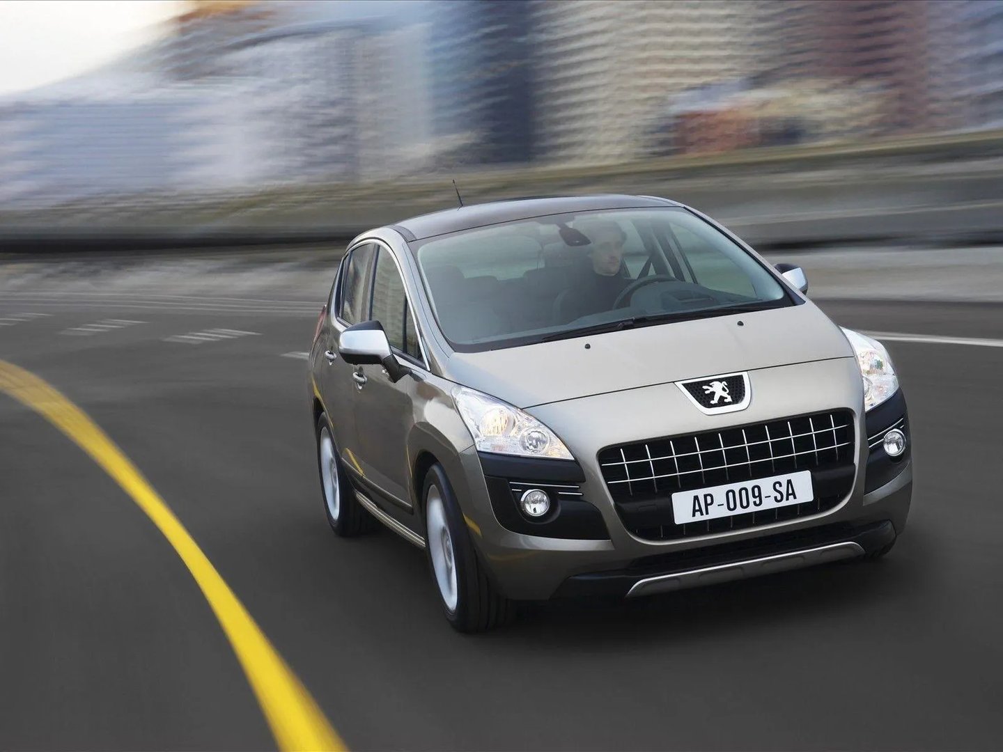 Peugeot_3008_1_generation__SUV_5-doors__5.jpg