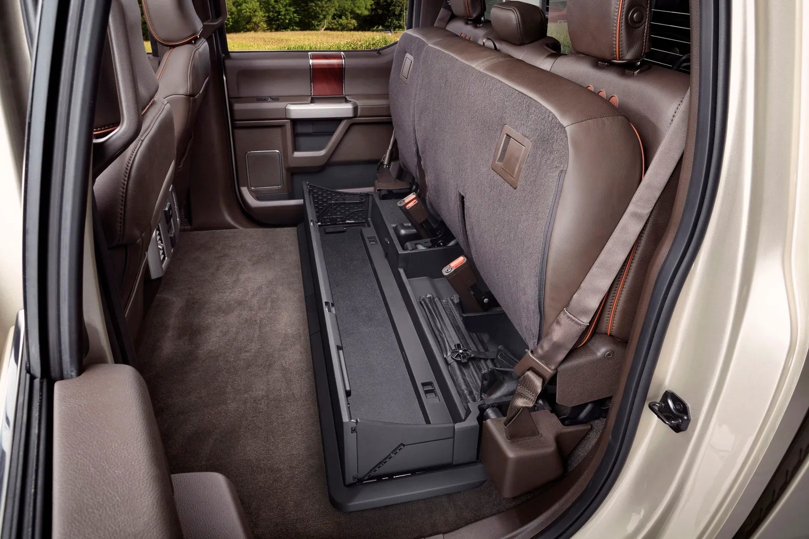 Ford_F-350_4_generation__Pickup_double-cab__10.jpg
