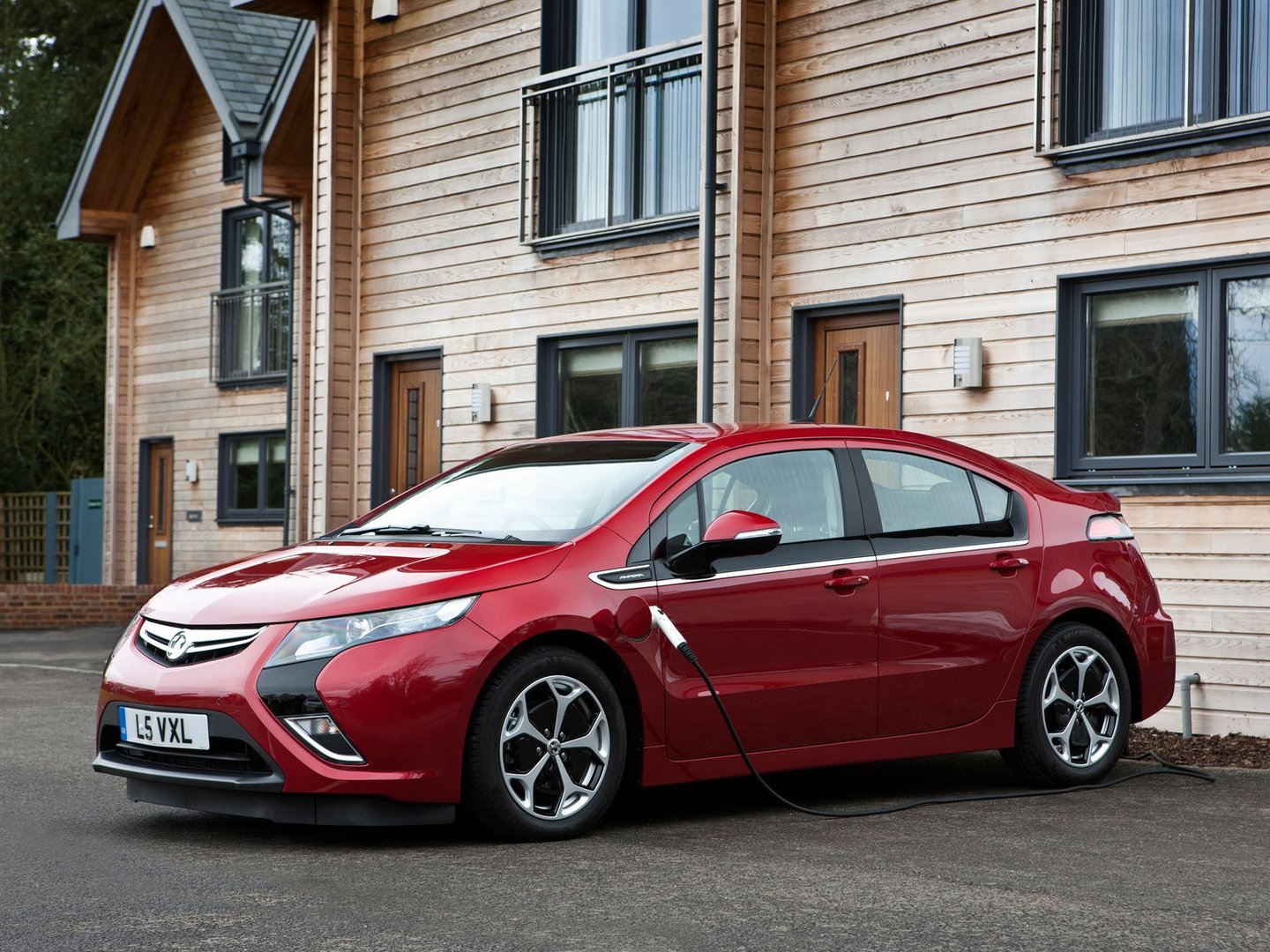 vauxhall_Ampera_1_generation__Hatchback_5-door__12.jpg