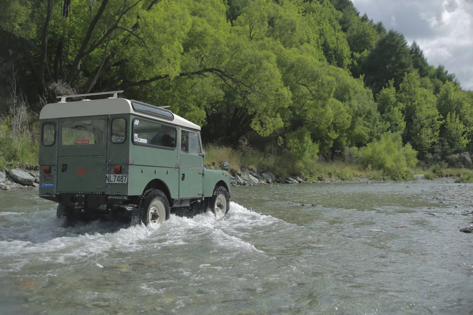 Land Rover_Series_I_1_generation__SUV_3-doors__11.jpg
