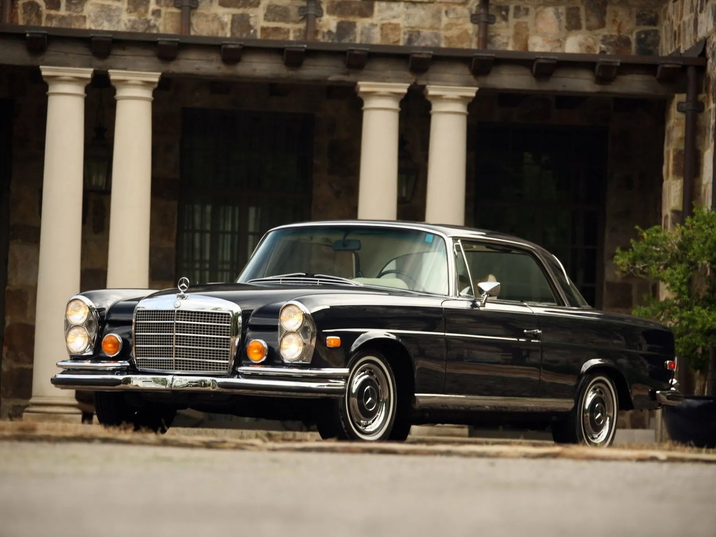 Mercedes_W111_1_generation__Coupe__4.jpg