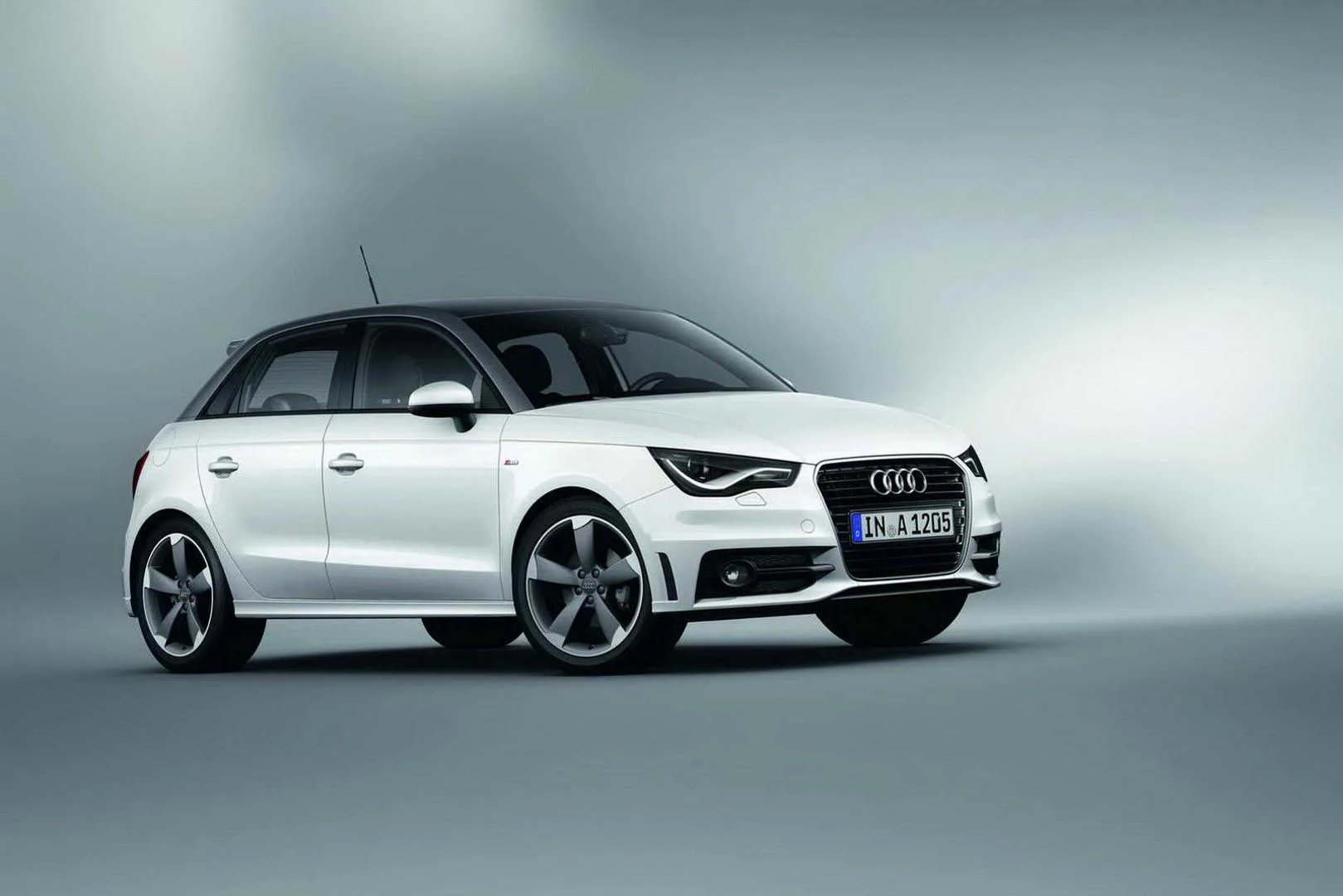 Audi_A1_1_generation__Mini_5-doors__5.jpg