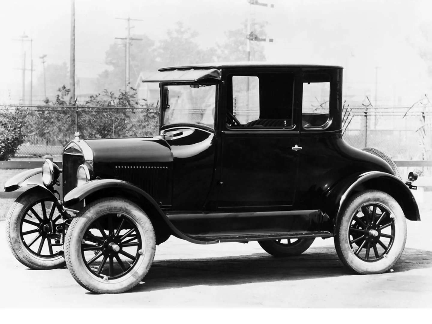 Ford_Model_T_1_generation__Coupe__5.jpg