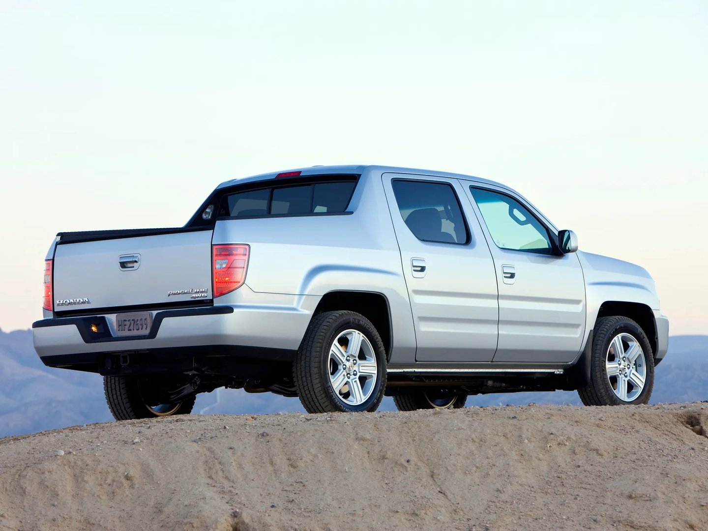 Honda_Ridgeline_1_generation_restyling__Pickup_double-cab__13.jpg