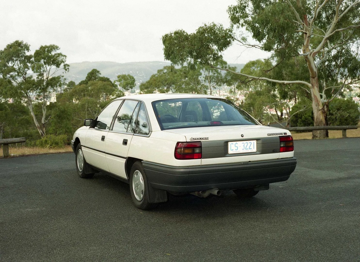 Holden_Commodore_2_generation__Sedan__2.jpg