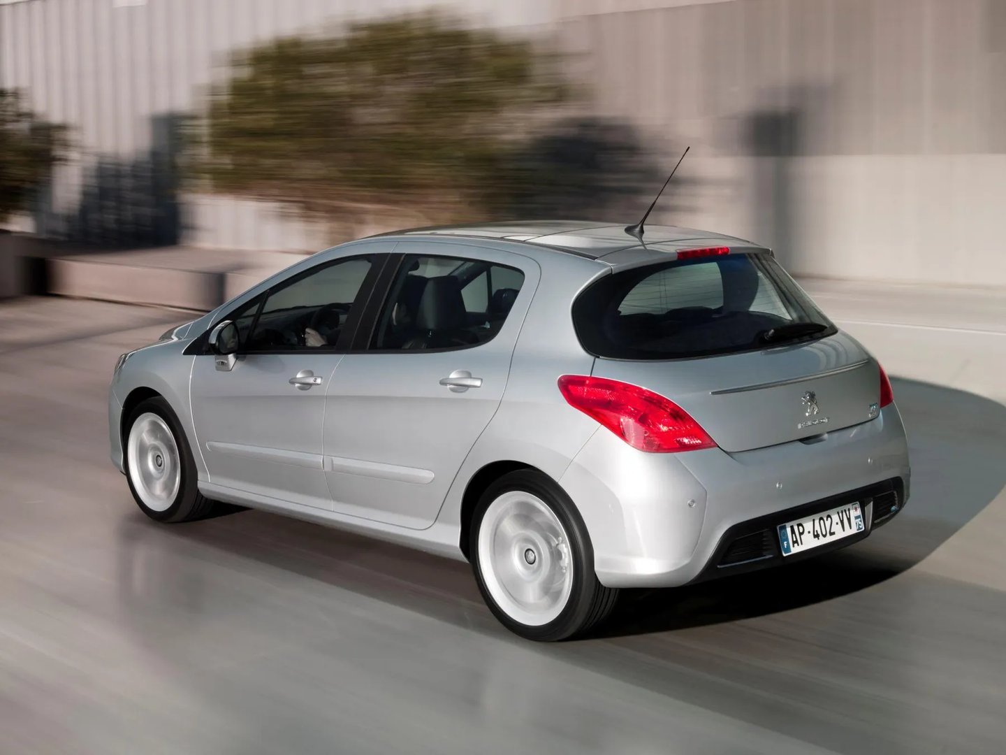 Peugeot_308_1_generation_restyling__Hatchback_5-door__2.jpg