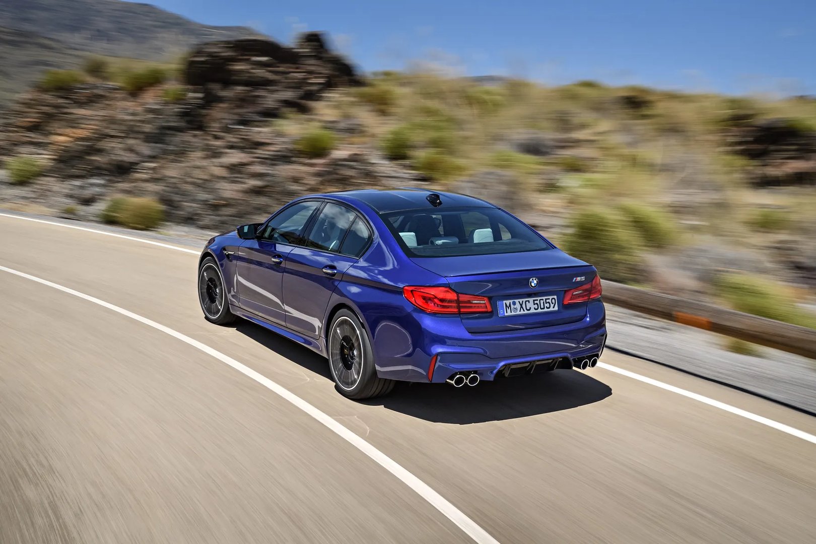 BMW_M5_6_generation__Sedan__12.jpg