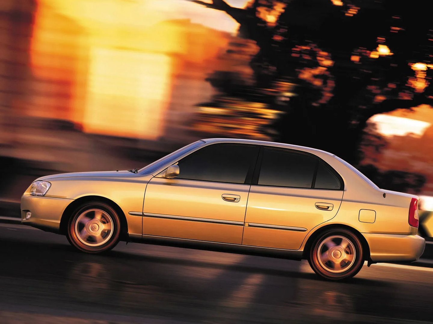 Hyundai_Accent_2_generation__Sedan__6.jpg