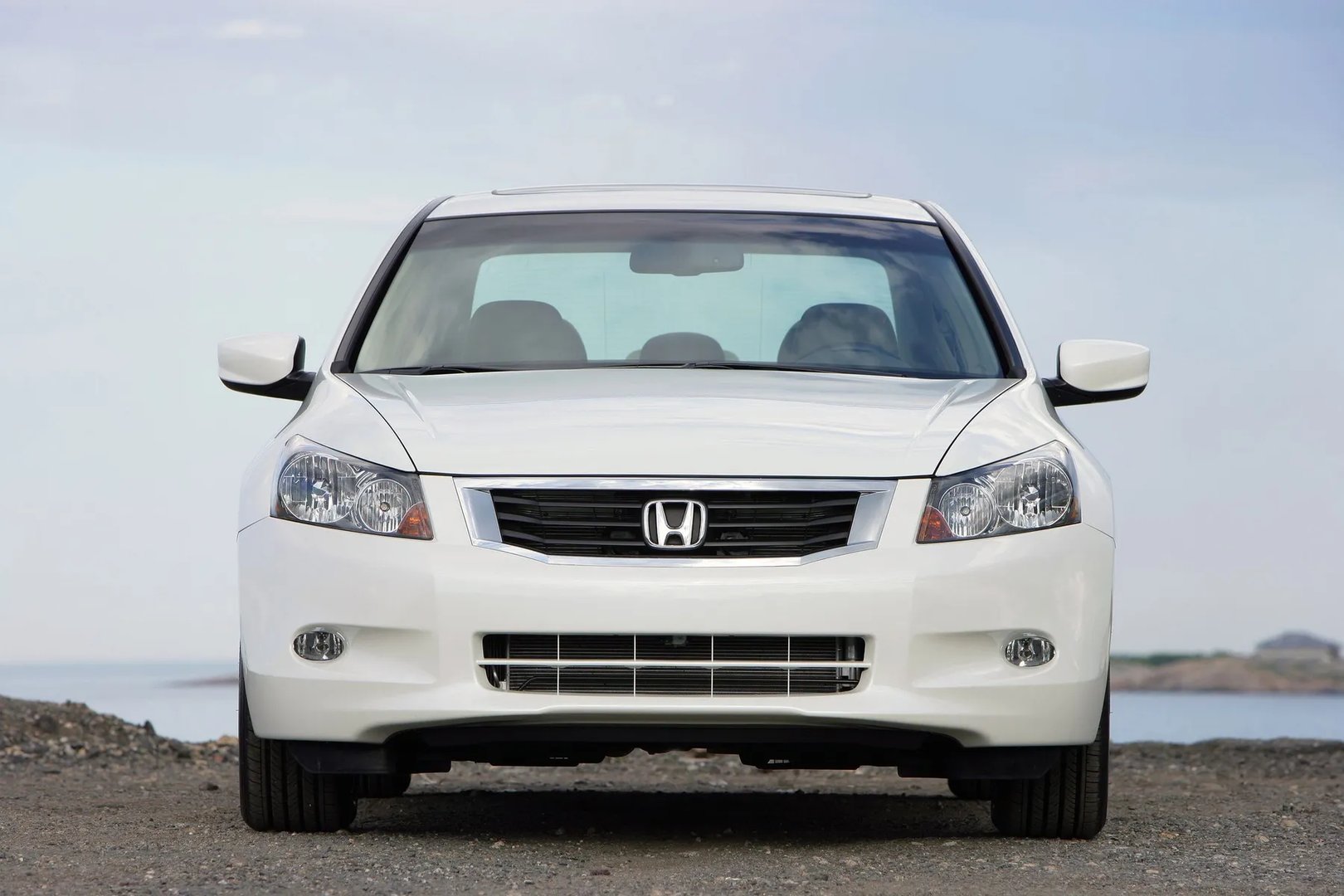 Honda_Accord_8_generation__Sedan__6.jpg