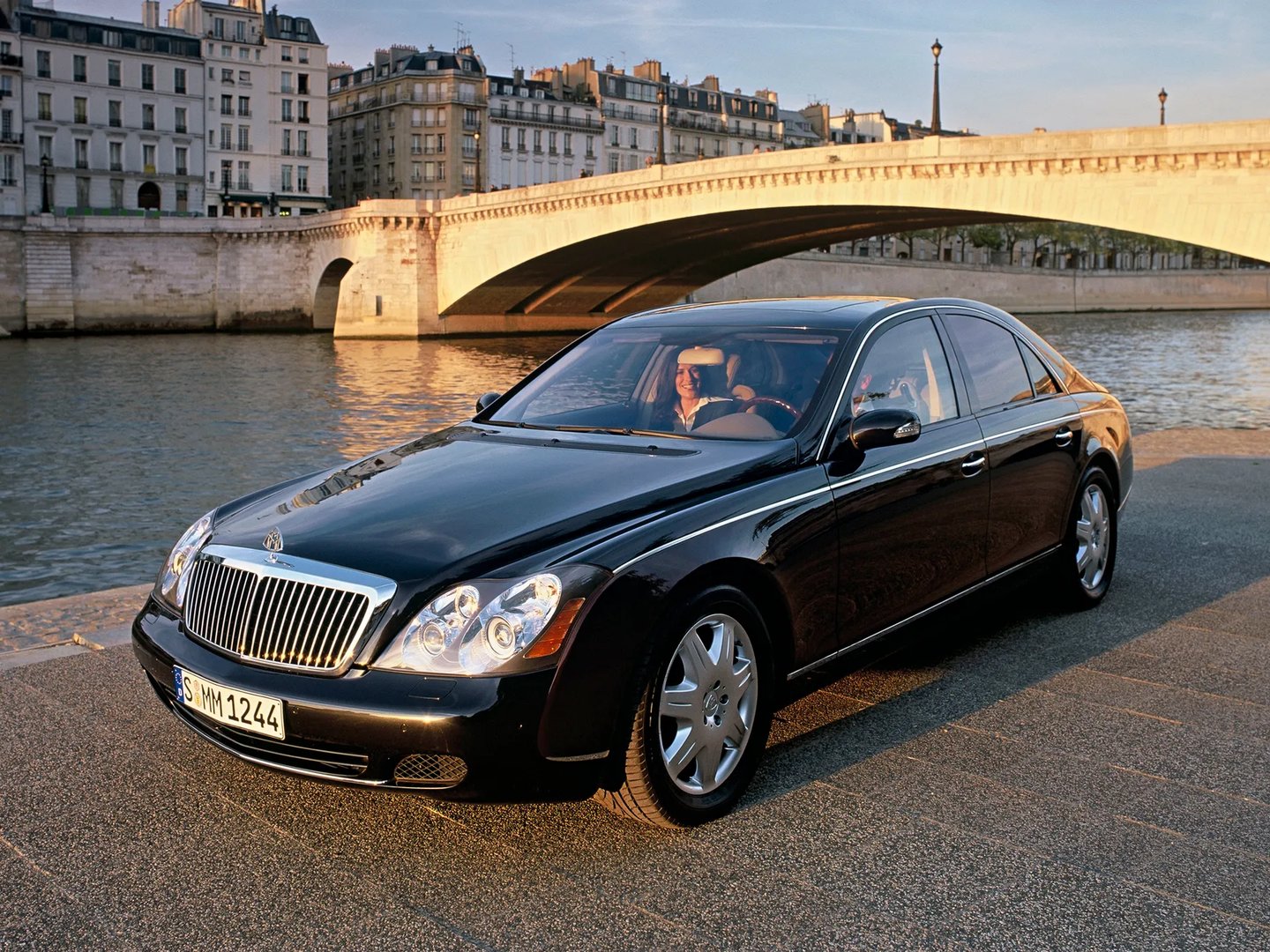 Maybach_57_1_generation__Sedan__9.jpg