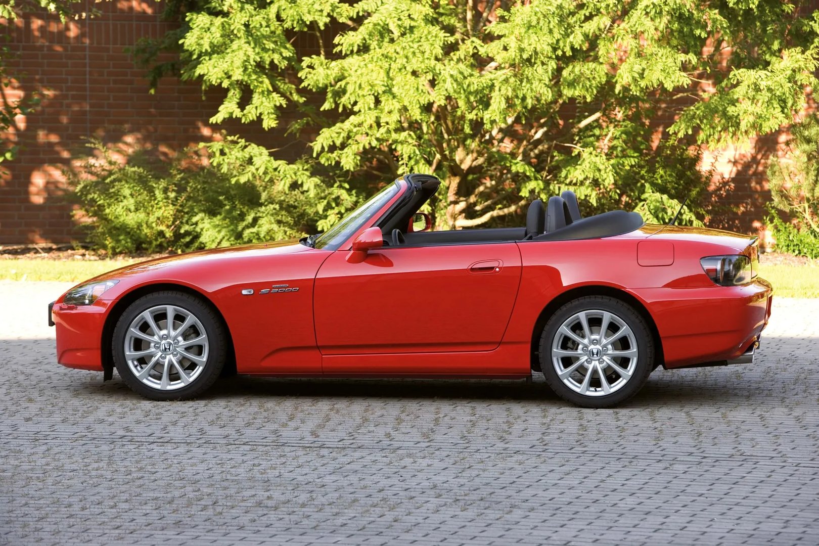 Honda_S2000_1_generation_restyling__Cabrio__13.jpg