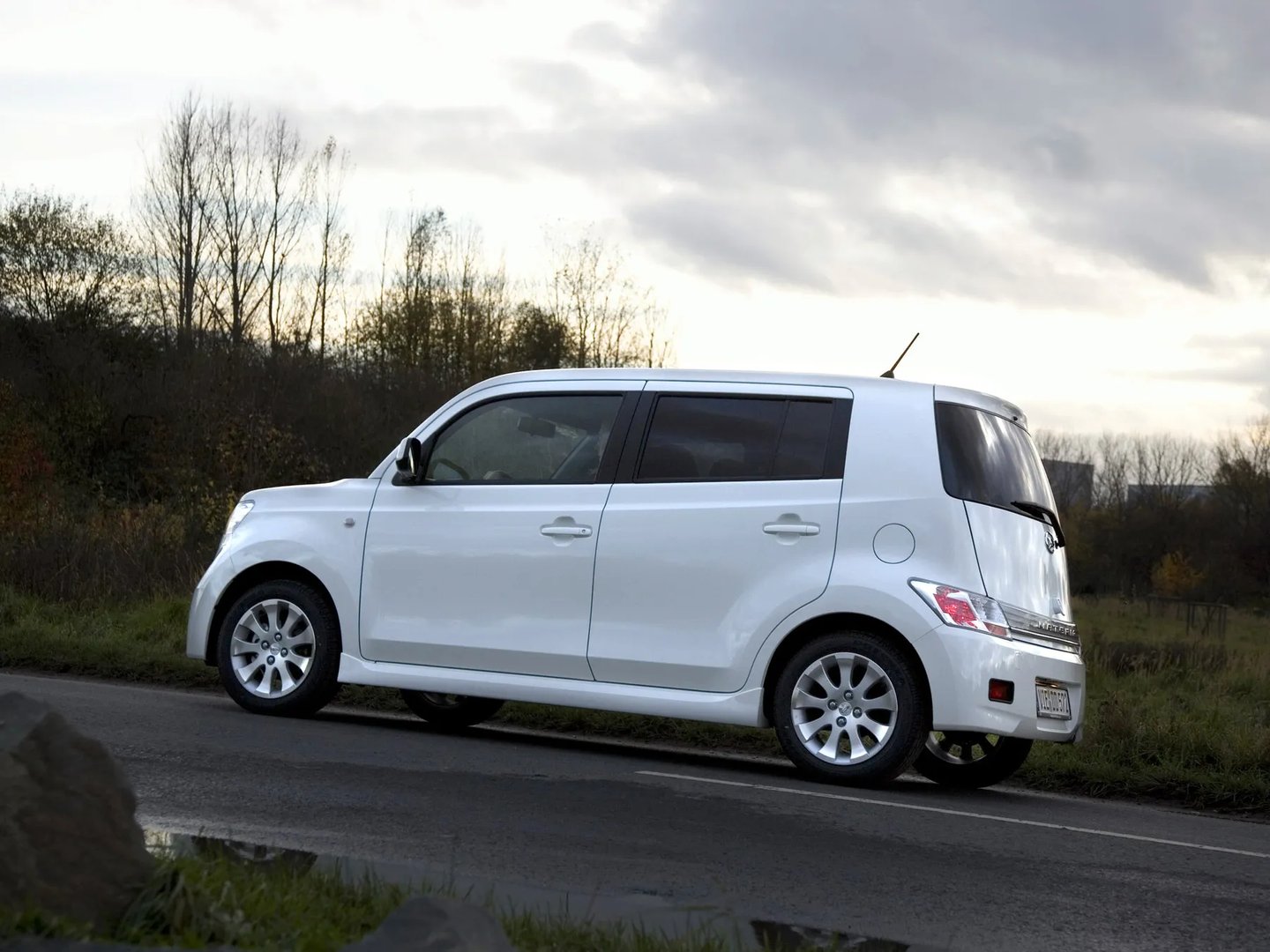 Daihatsu_Materia_1_generation__Mini_5-doors__7.jpg