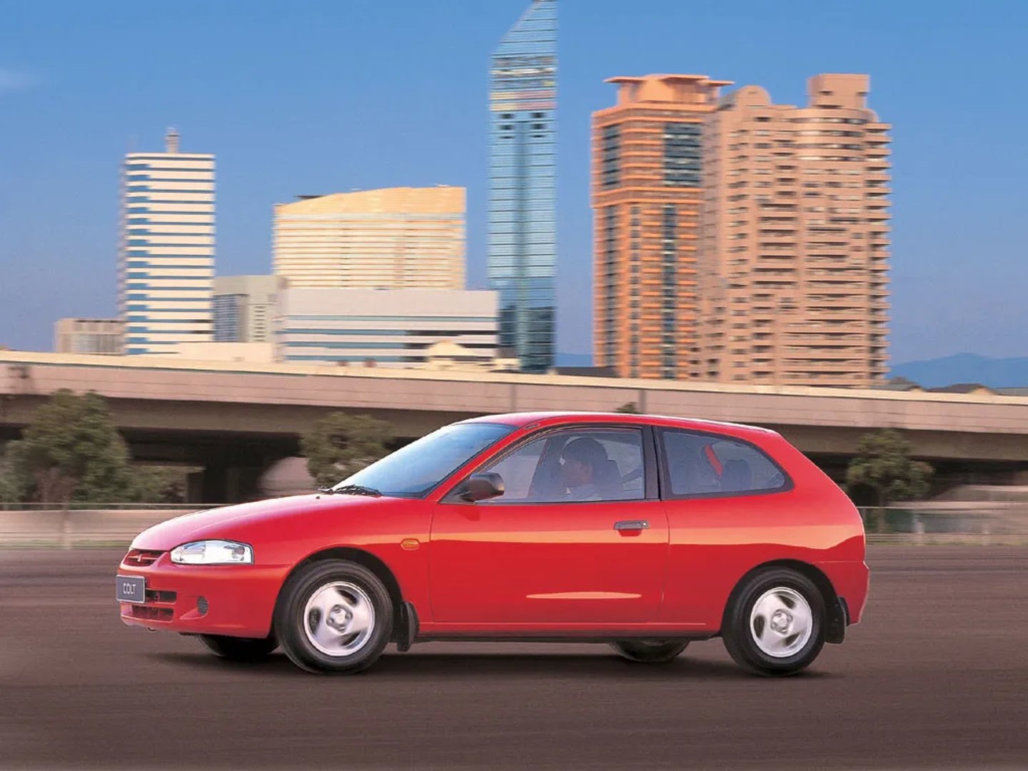 Mitsubishi_Colt_5_generation__Mini_3-doors__4.jpg