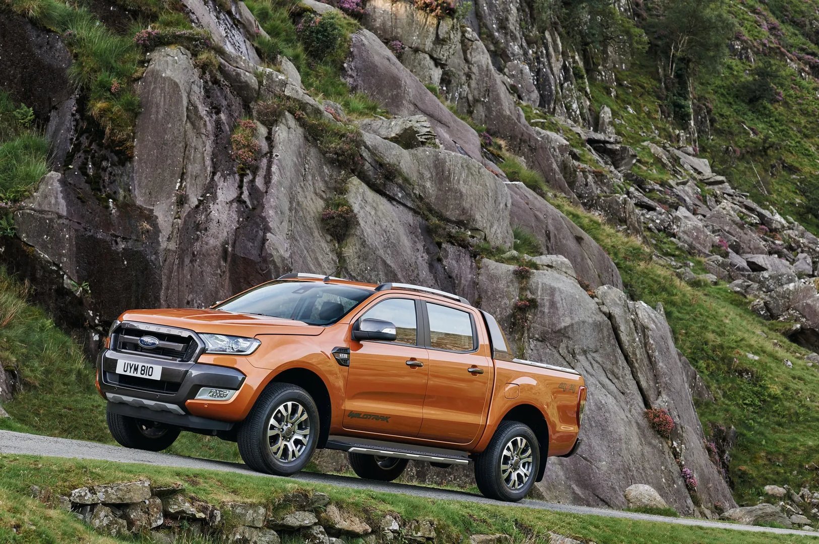 Ford_Ranger_3_generation_restyling_1__Pickup_double-cab__6.jpg