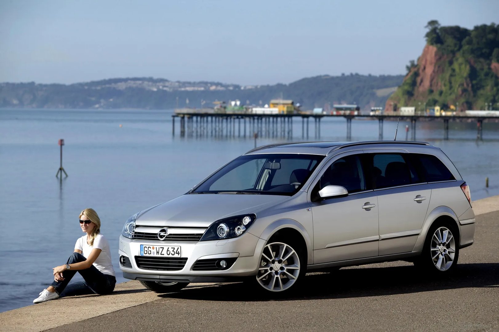 Opel_Astra_3_generation__Estate_5-door__2.jpg