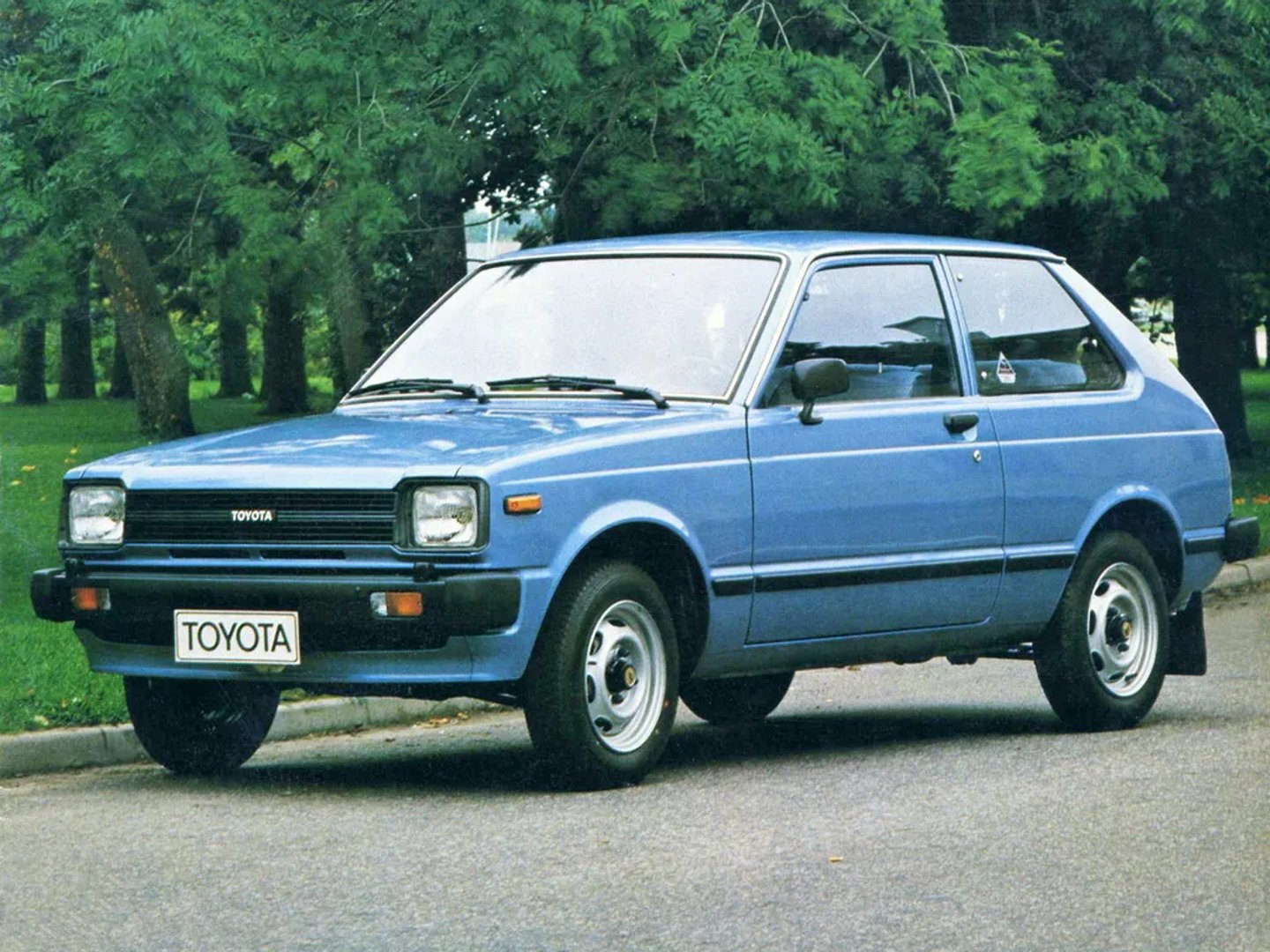 Toyota_Starlet_2_generation__Mini_3-doors__4.jpg